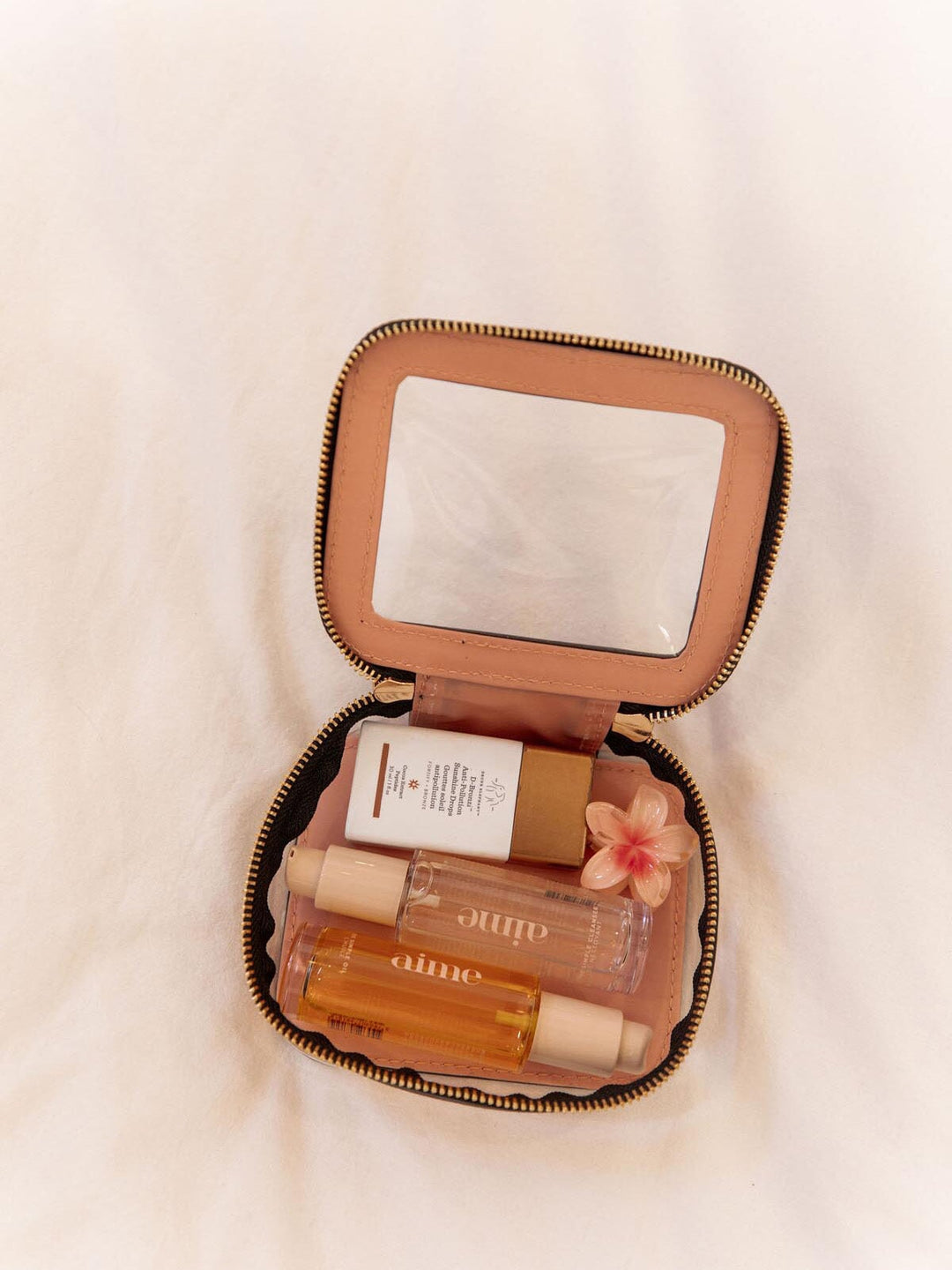 Peek A Boo Pouch Black