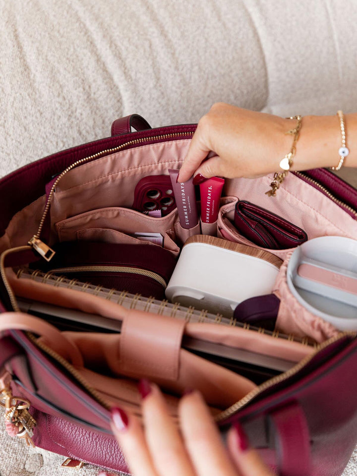 GO-GETTER TOTE berry