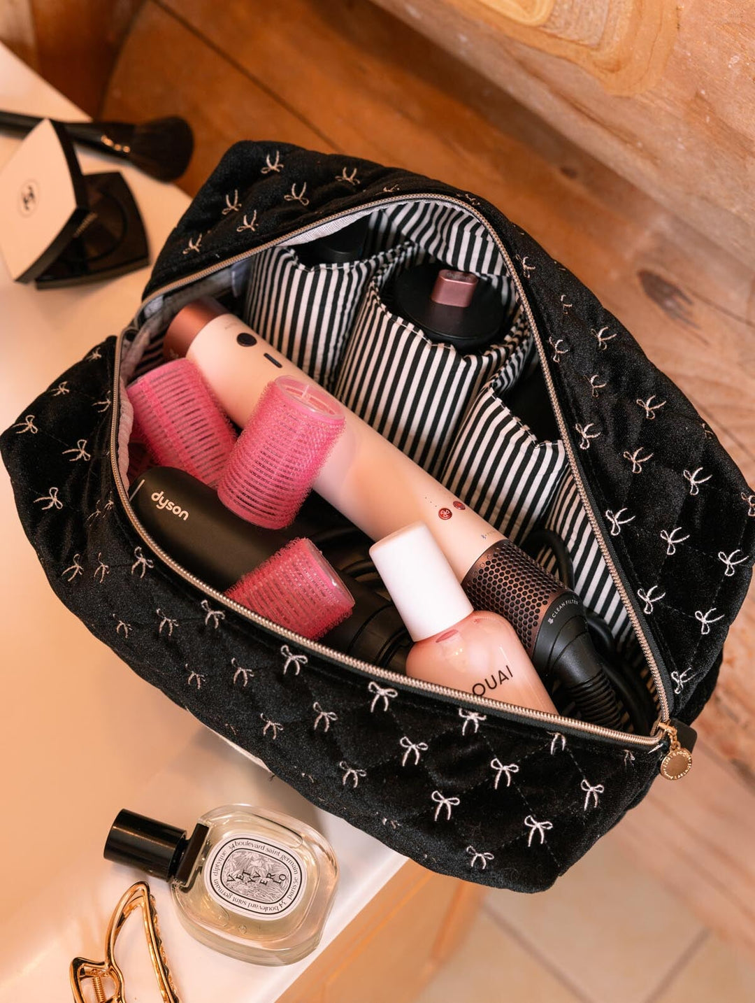 The Mane Character Case Black Velvet