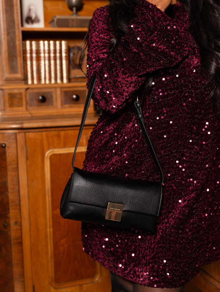 Merry Muse Black