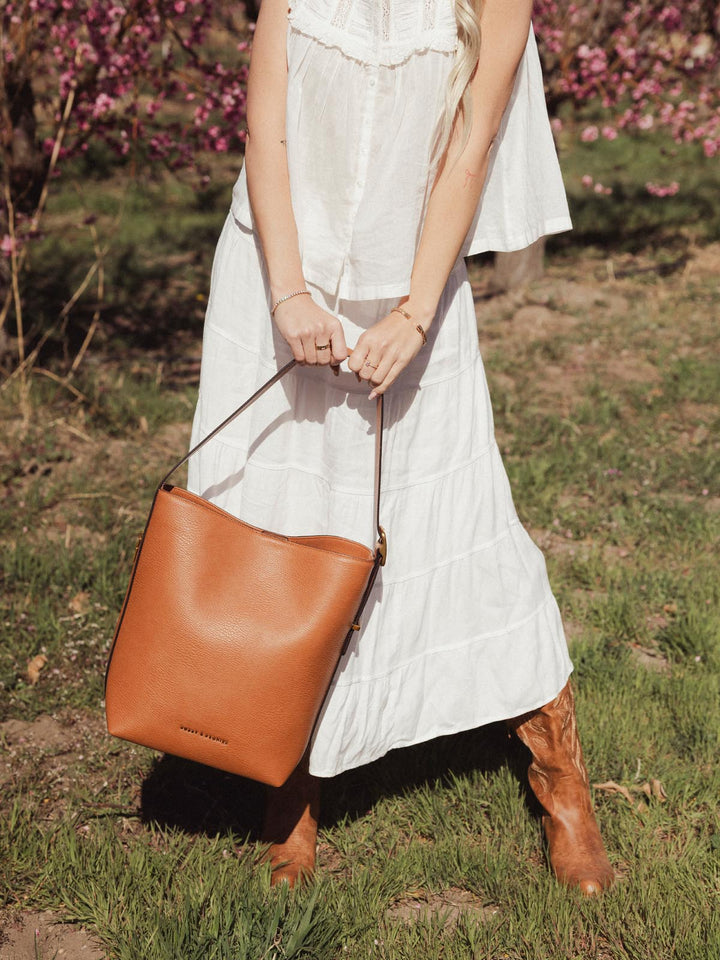 The Bucket Bag Cognac