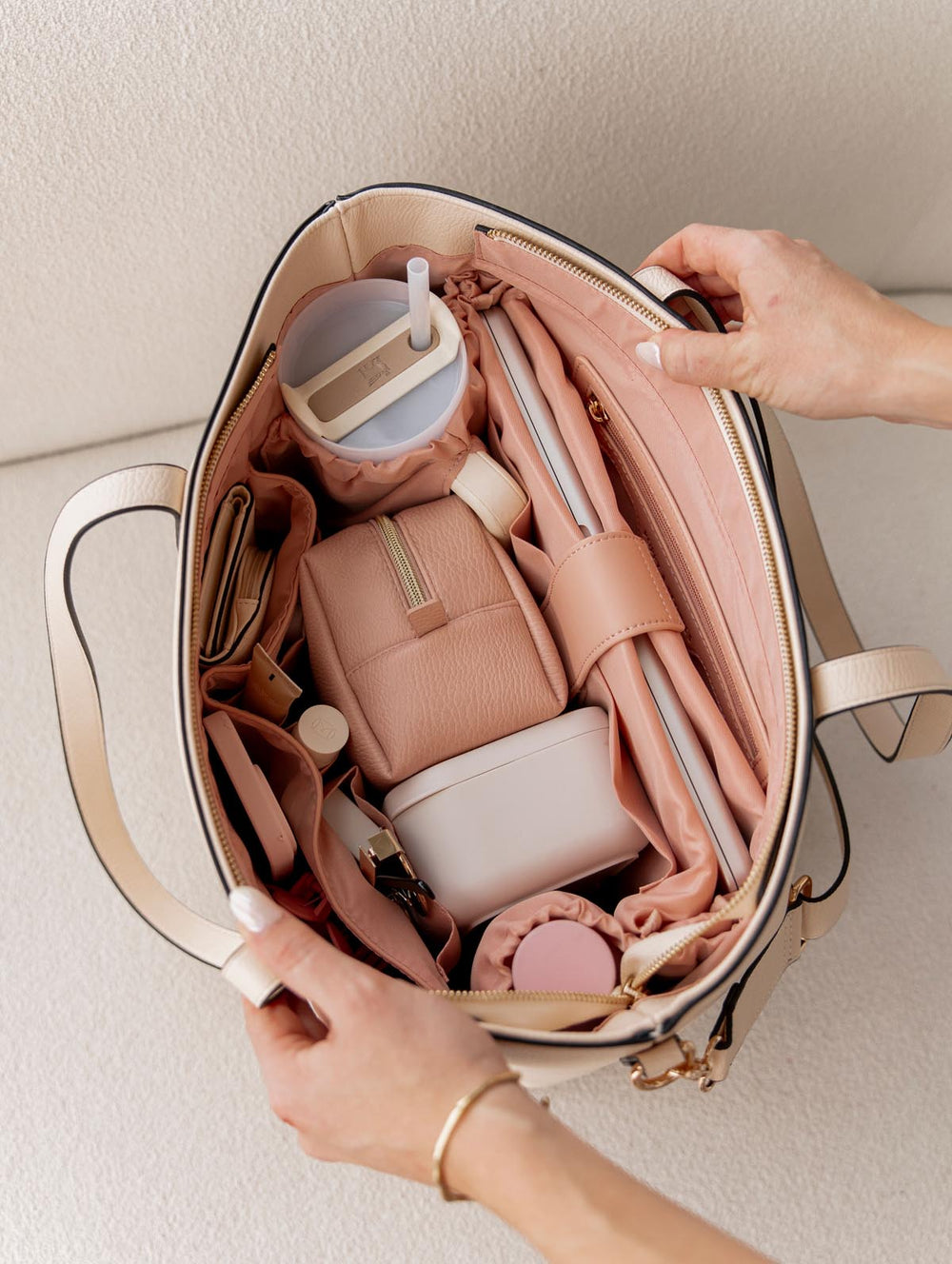 Open vegan leather cream tote bag 