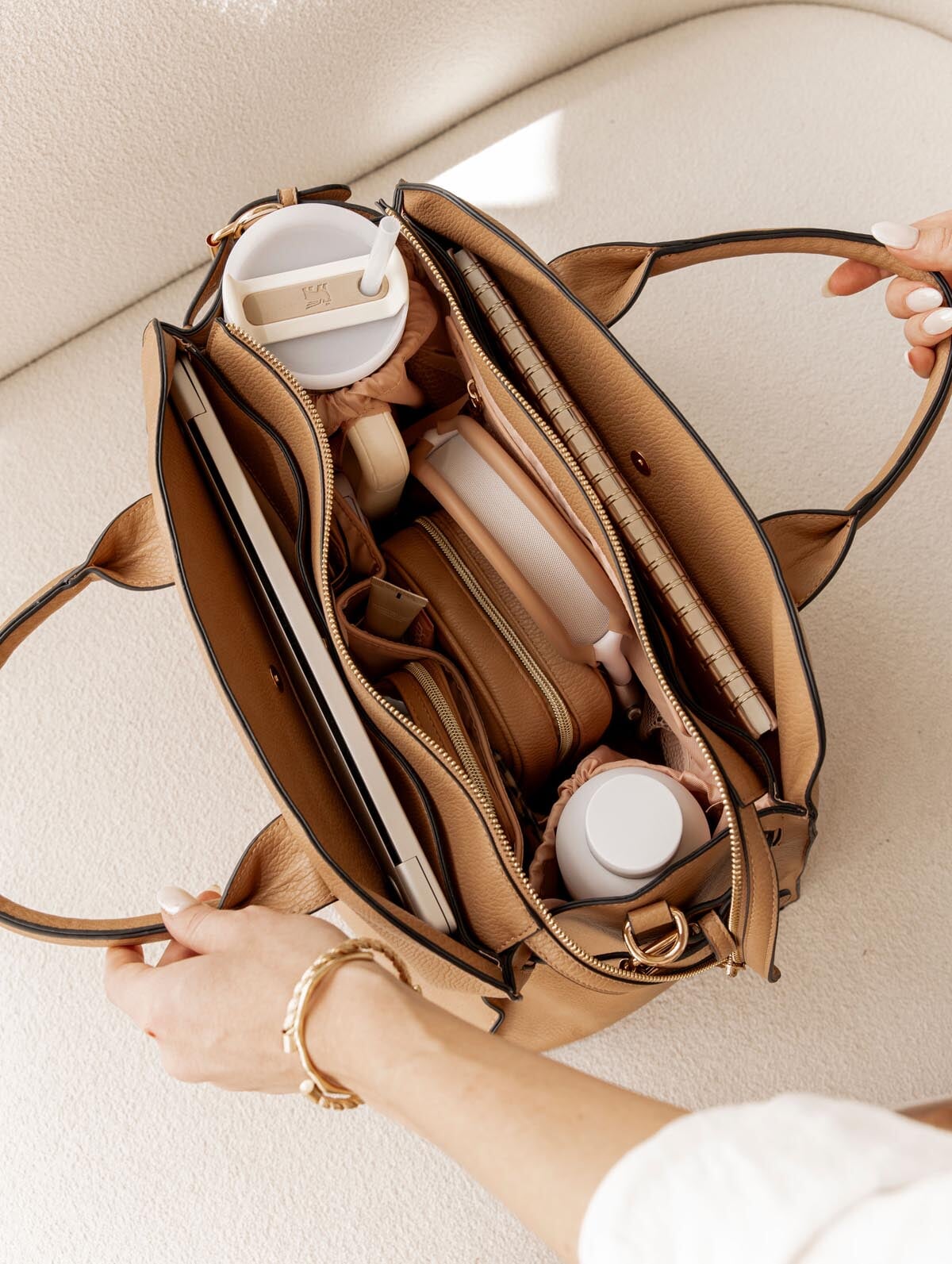 Uptown Tote Mocha Mousse | Poppy and Peonies – www.poppyandpeonies