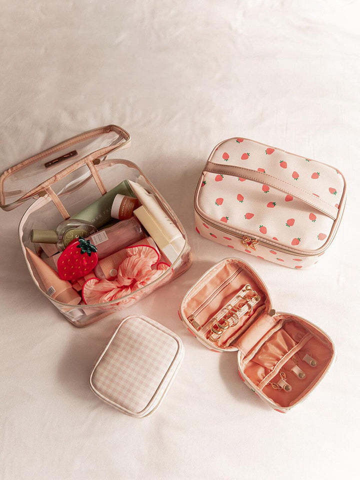 Getaway Cosmetic Set Mini Strawberry Print