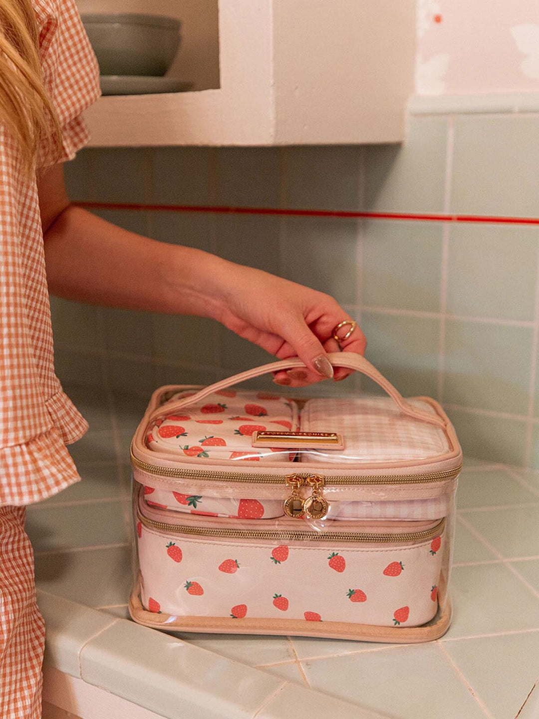 Getaway Cosmetic Set Mini Strawberry Print