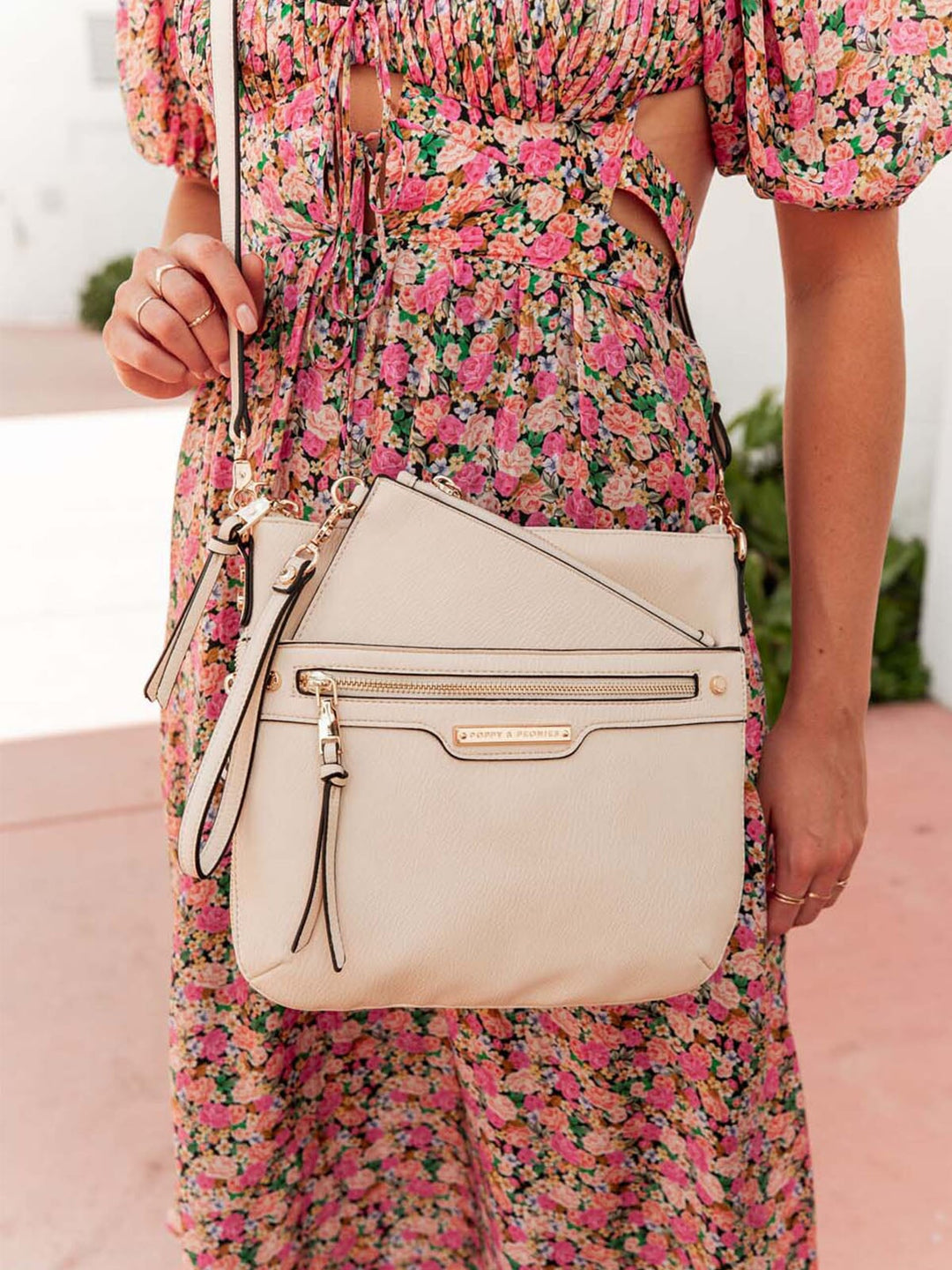 the EVERYDAY CROSSBODY cream