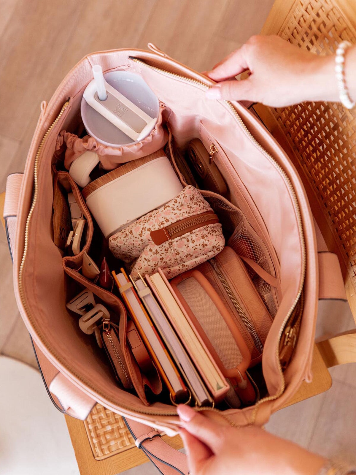 Multitasker Bag Blush | Poppy and Peonies – www.poppyandpeonies-us.com