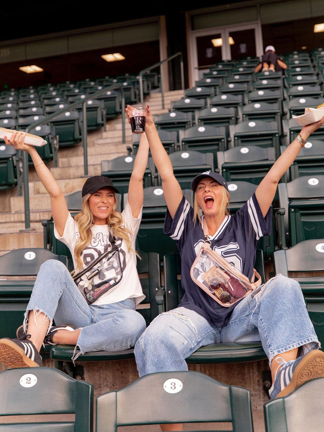 The Stadium Sidekick black