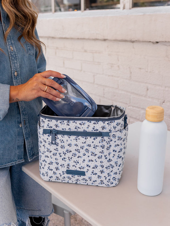 The Go-To Lunch Bag Blue Floral