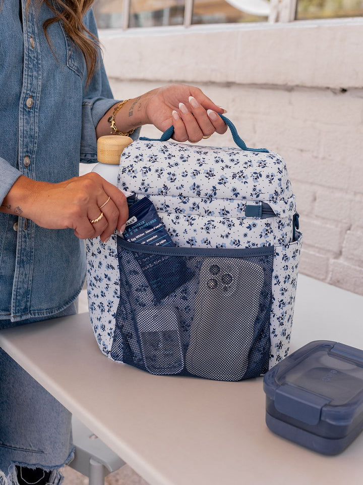 The Go-To Lunch Bag Blue Floral