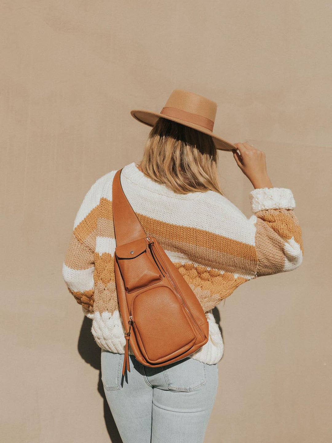 En Route Sling Bag cognac