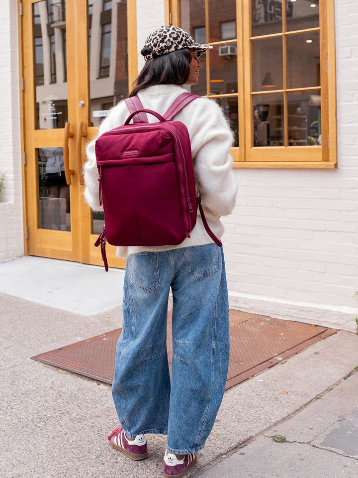 The Flex Backpack Berry