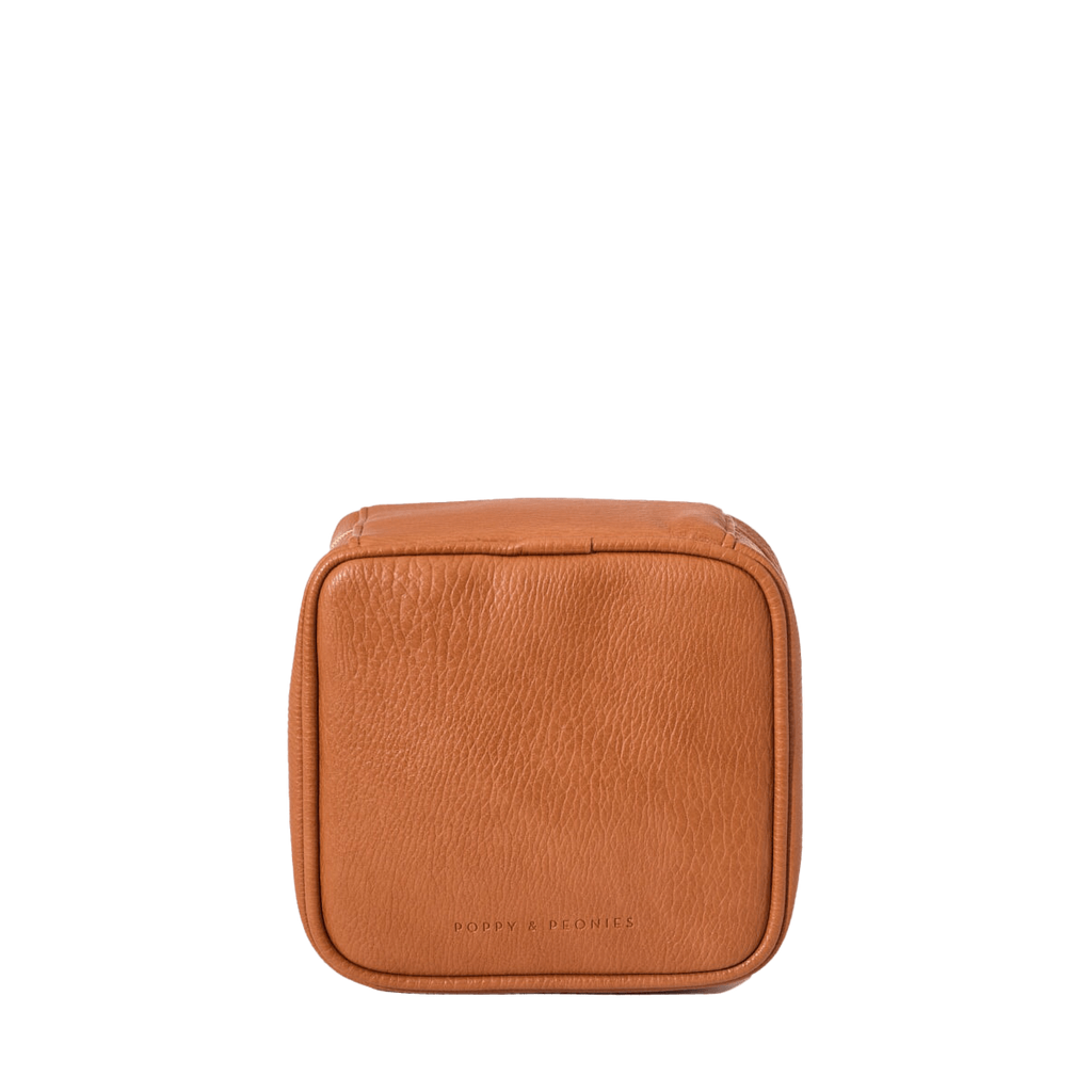14th Addiction カウレザーポーチ kari | 14th Addiction Turquoise Spade Pouch Showcasing an